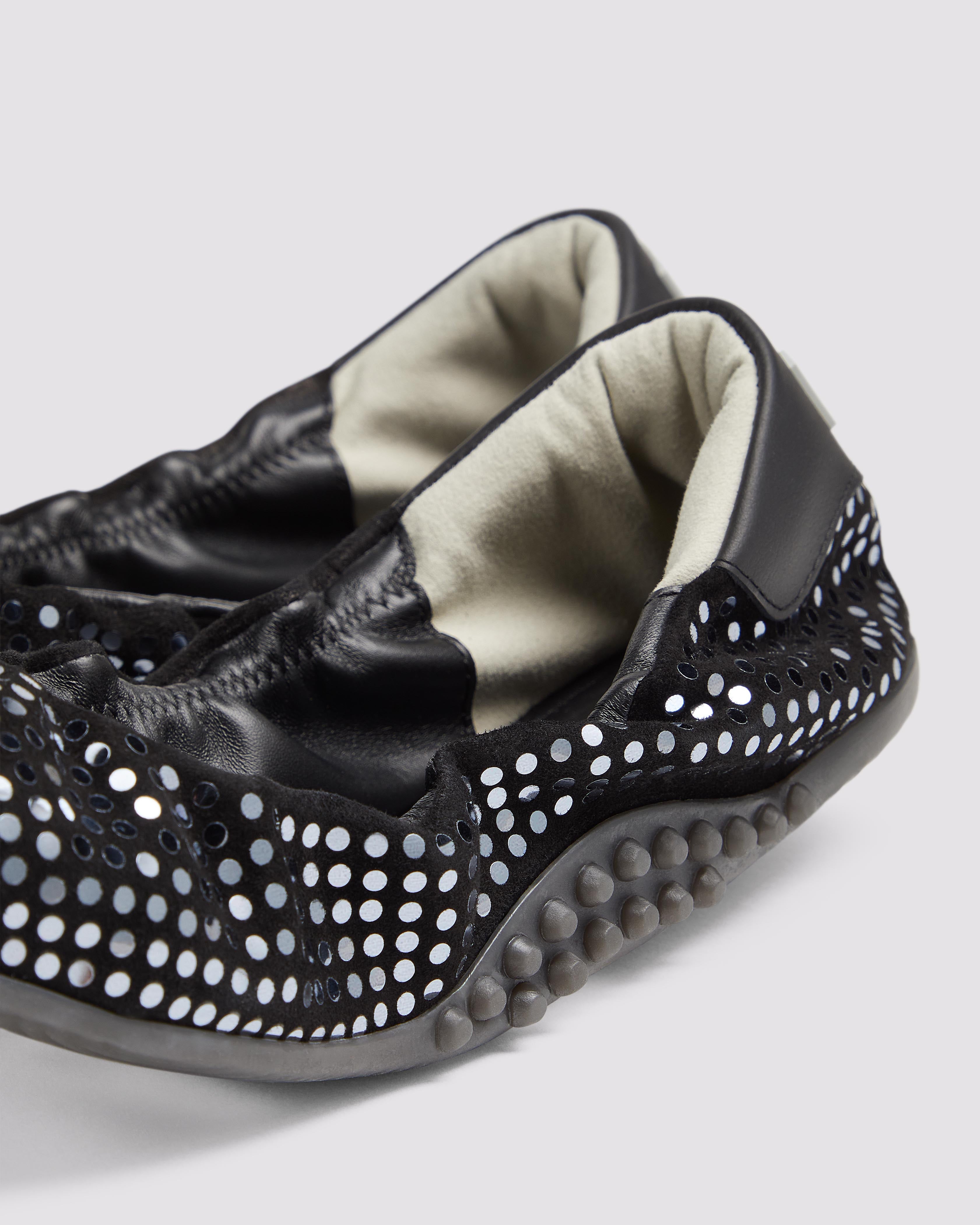 Stella Sequin - Black Silver - Women's Slip-On | P448
