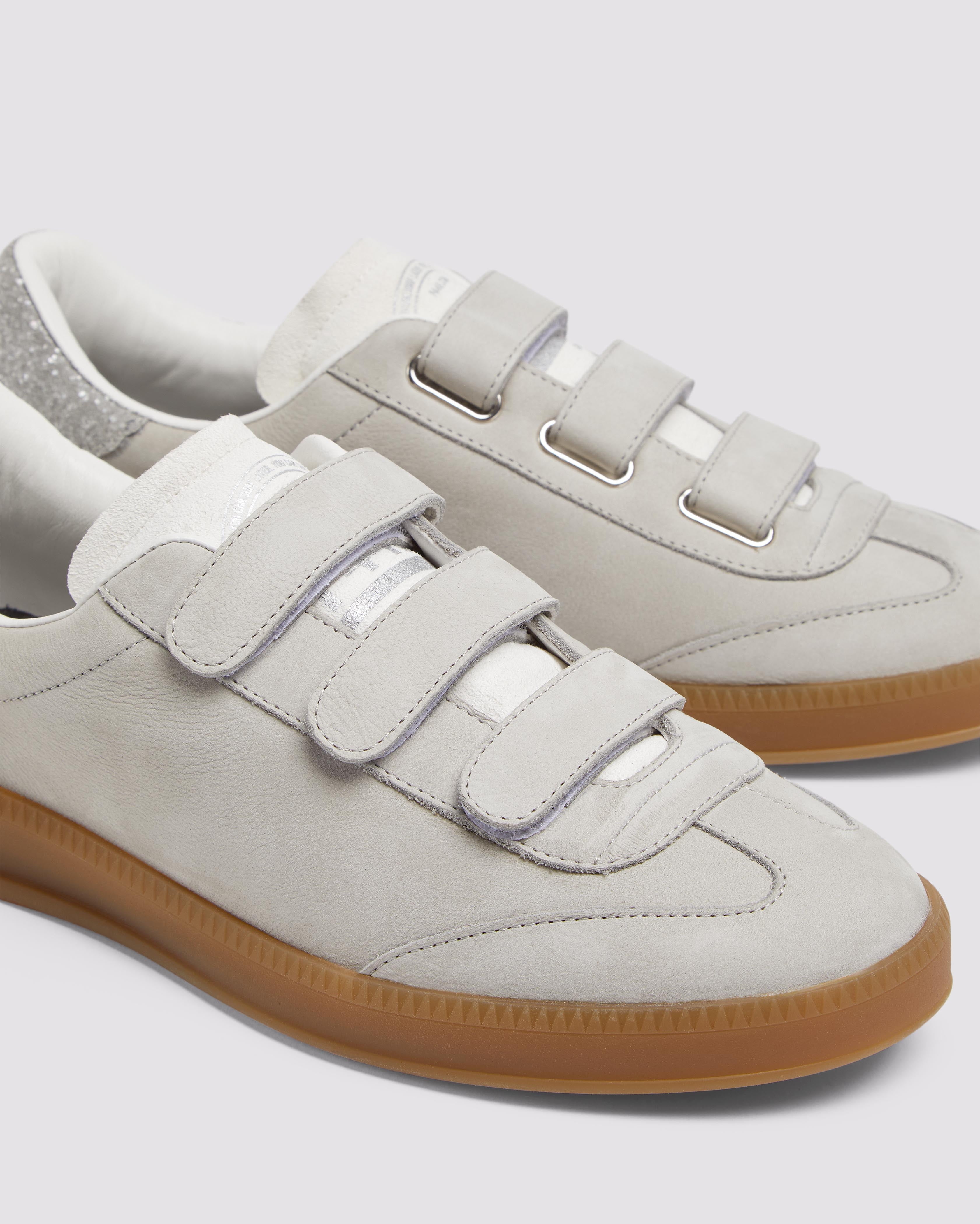Capri Glitter - Grey - Women's Sneaker | P448